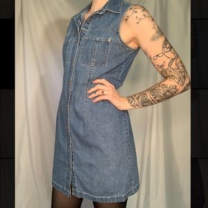 Sleeveless denim skirt